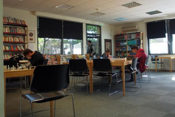 Schulanlage Bibliothek Gal 1